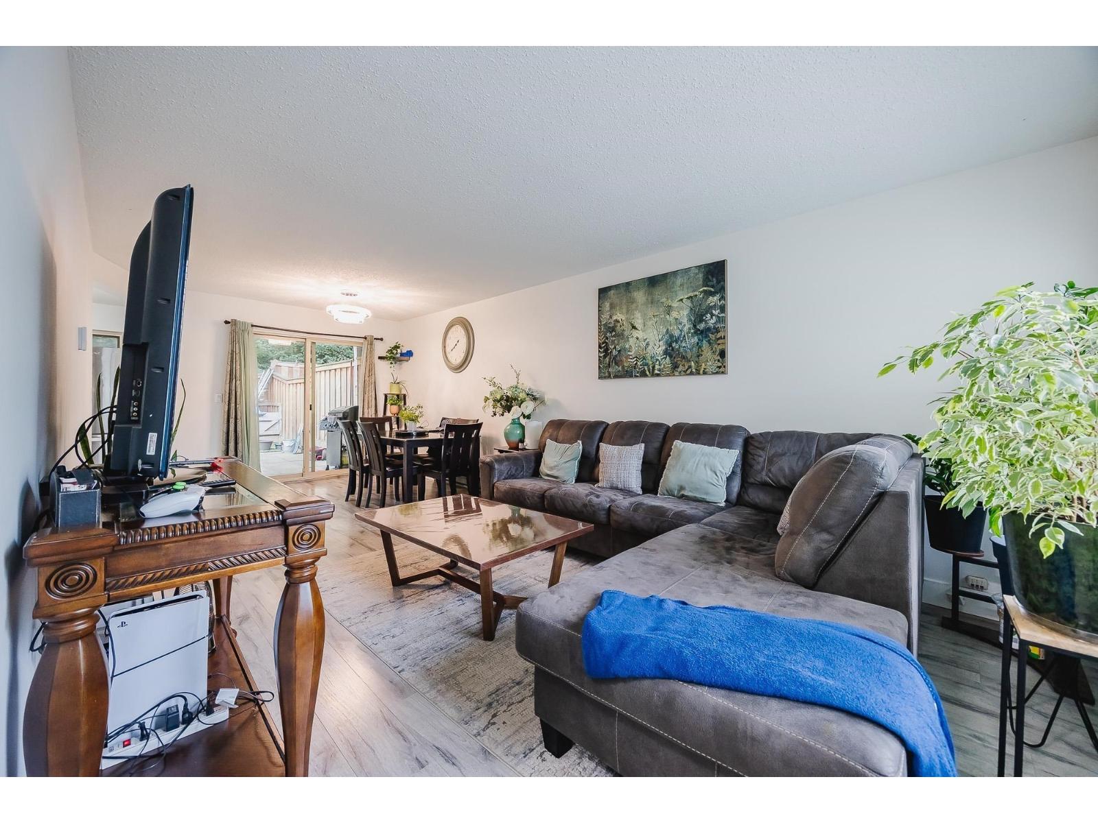 Photo 8 of 14 3075 Trethewey Street, Abbotsford BC