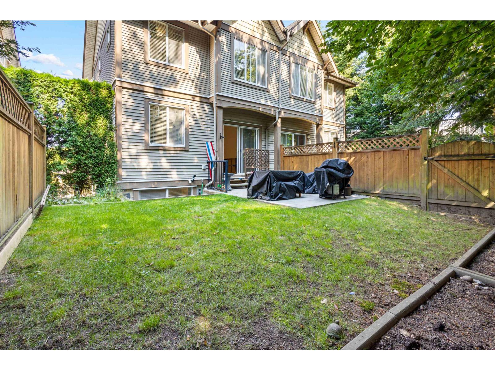 Photo 17 of 25 6588 188 Street, Surrey BC
