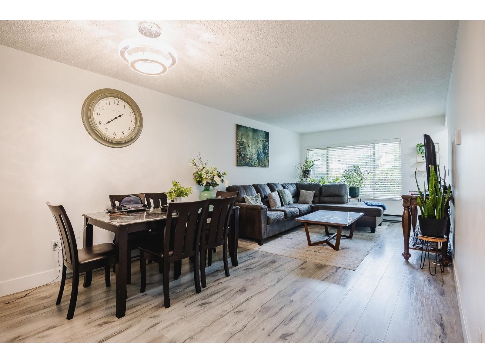 Photo 4 of 14 3075 Trethewey Street, Abbotsford BC