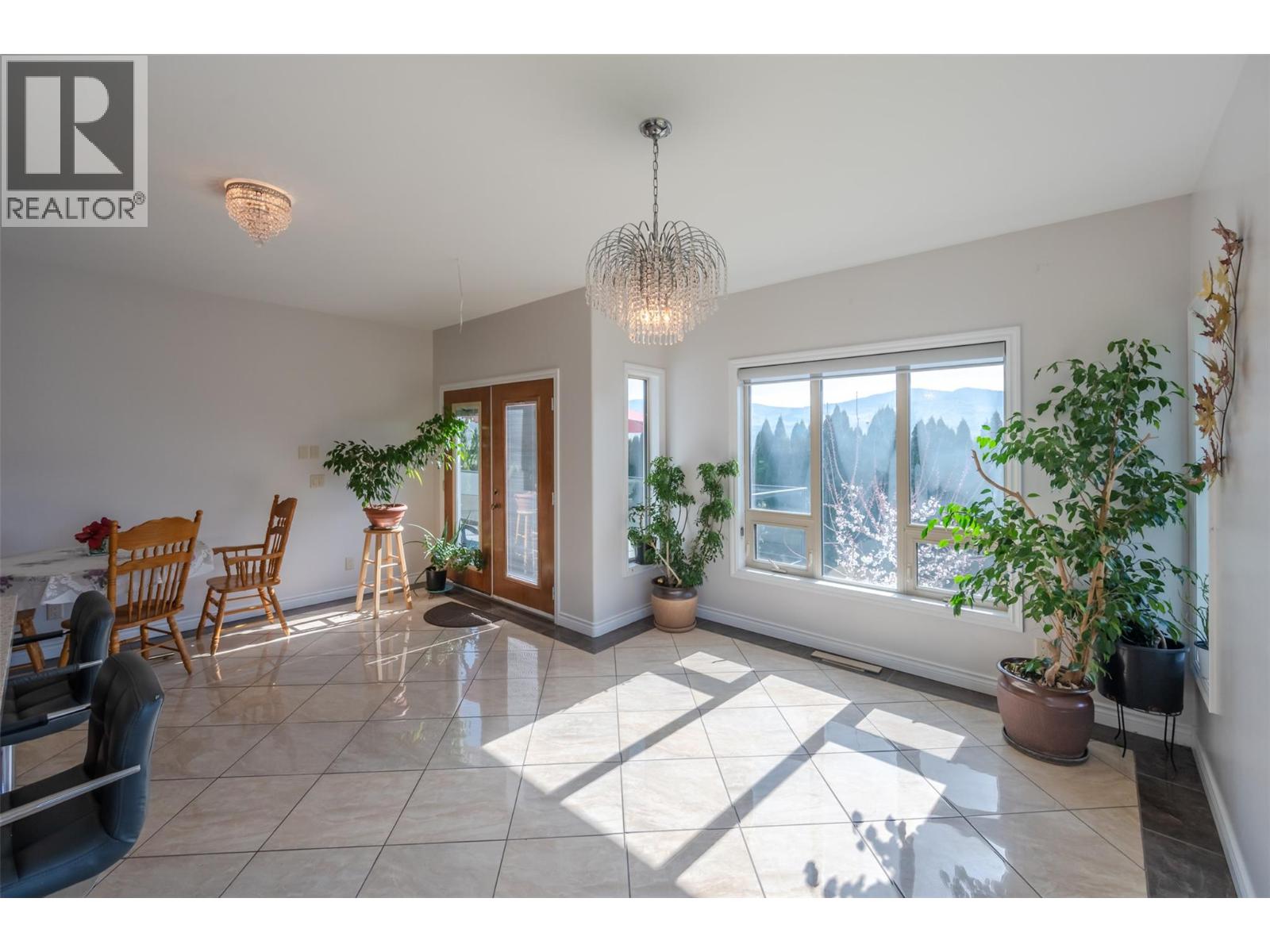 1095 Fairview Road, Oliver