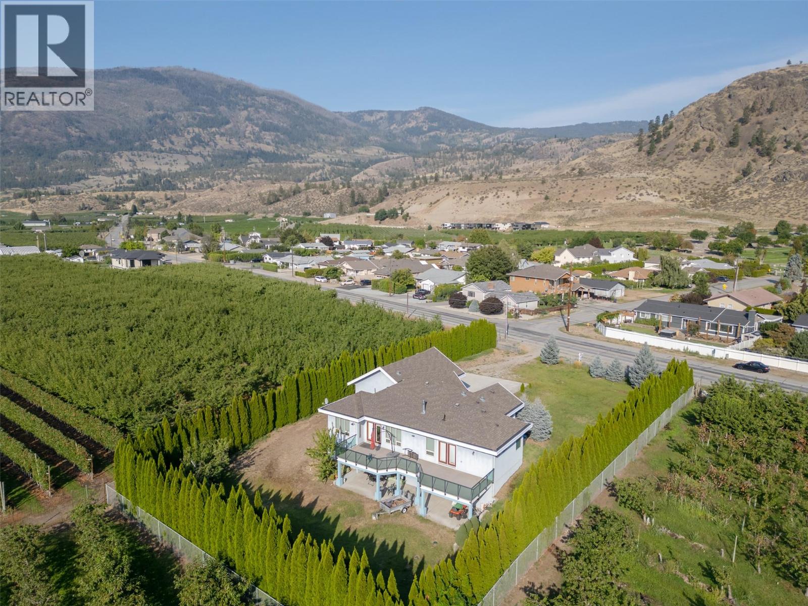 1095 Fairview Road, Oliver
