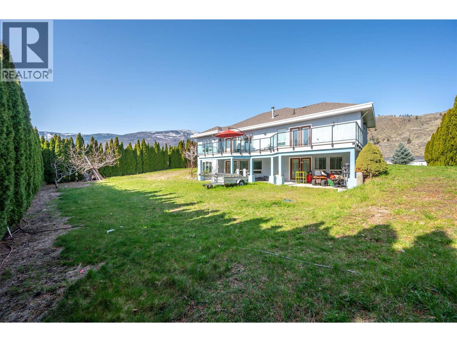 1095 Fairview Road, Oliver