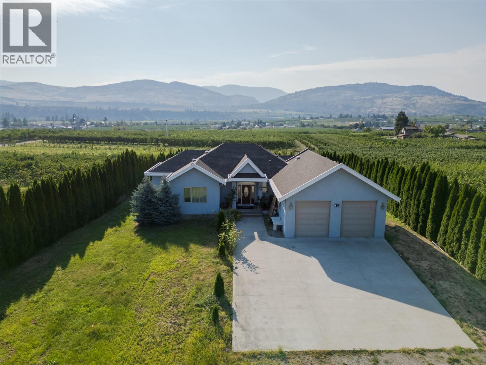 1095 Fairview Road, Oliver