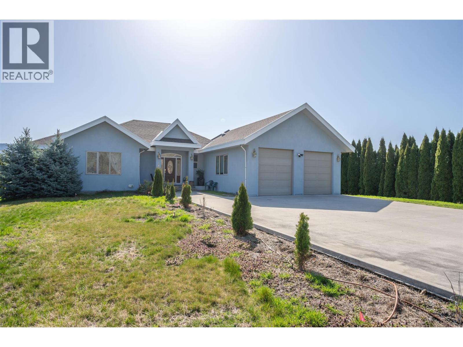 1095 Fairview Road, Oliver