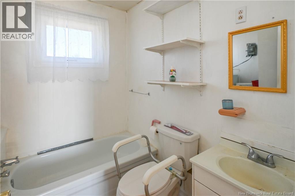 Photo 17 of 1089 De La Mer Boulevard, Saintmariesaintraphael NB