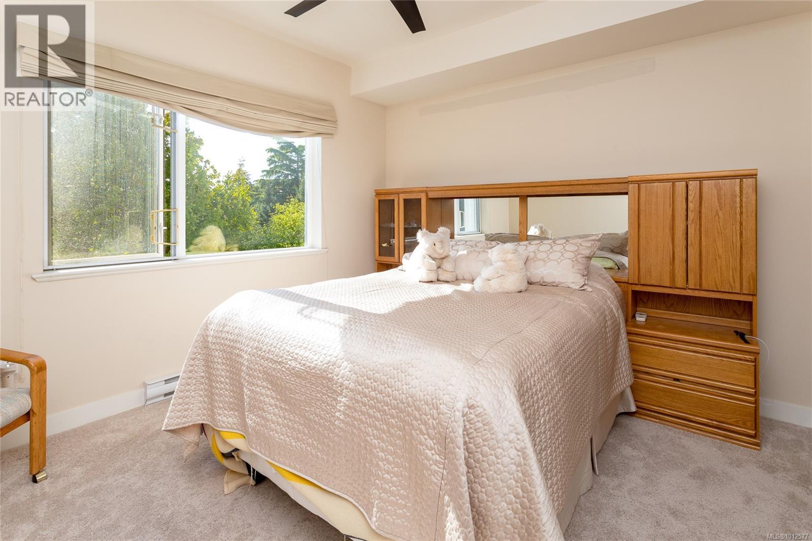 Photo 13 of 301 4394 West Saanich Rd, Saanich BC