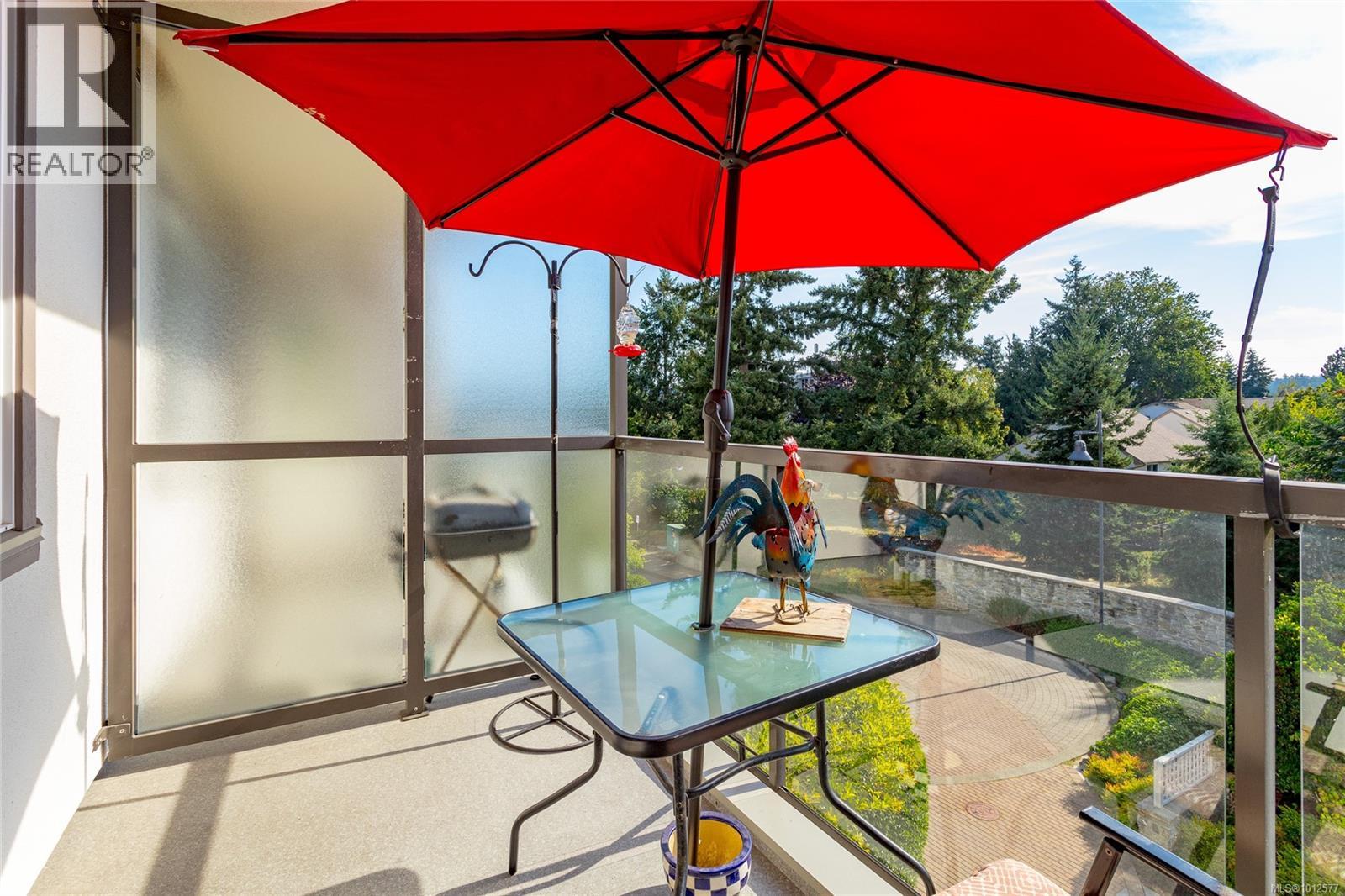 Photo 20 of 301 4394 West Saanich Rd, Saanich BC