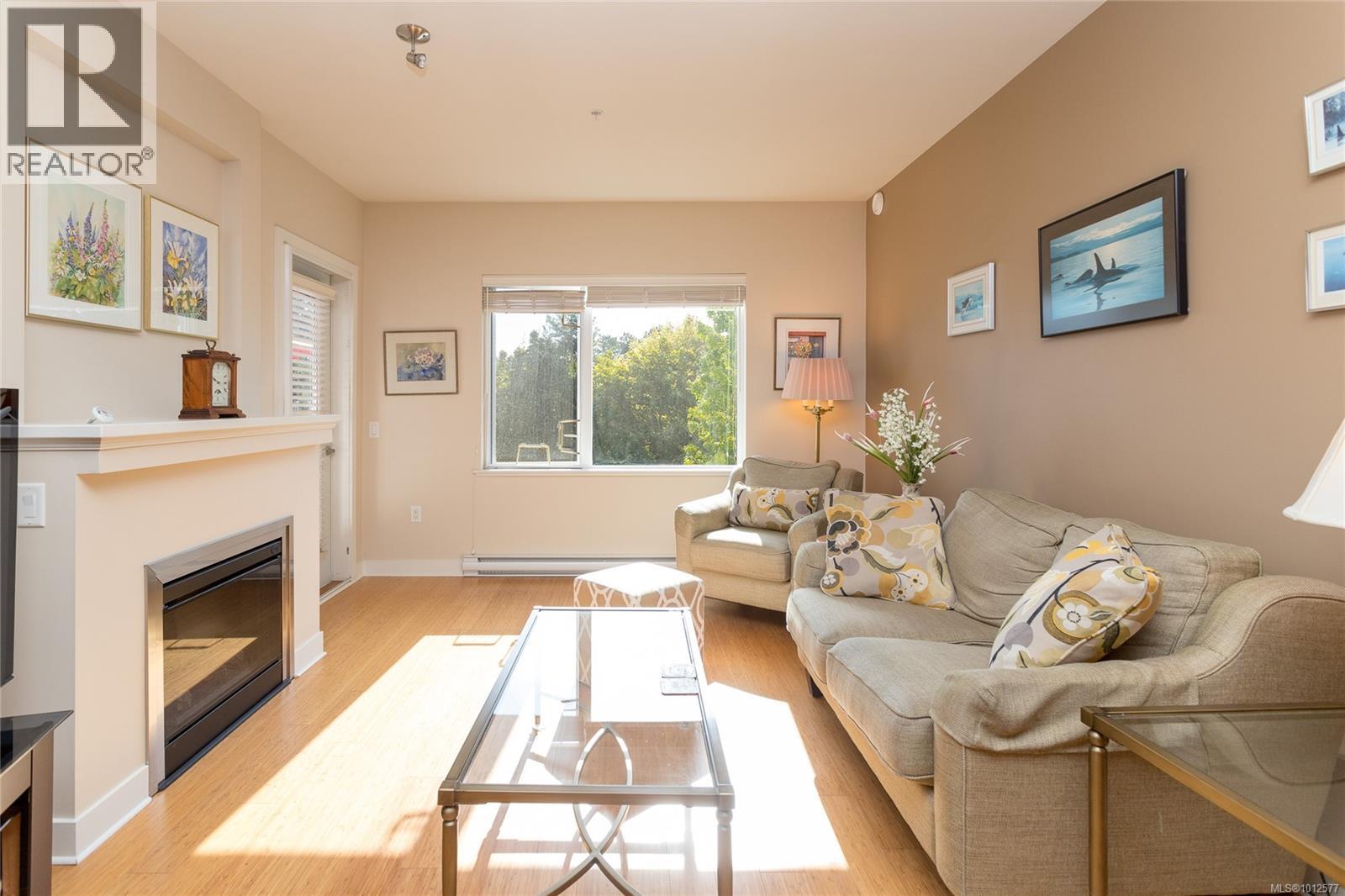 Photo 6 of 301 4394 West Saanich Rd, Saanich BC