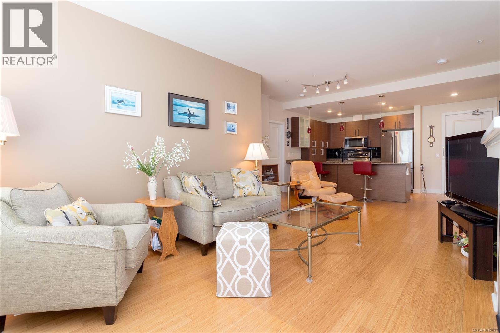Photo 7 of 301 4394 West Saanich Rd, Saanich BC