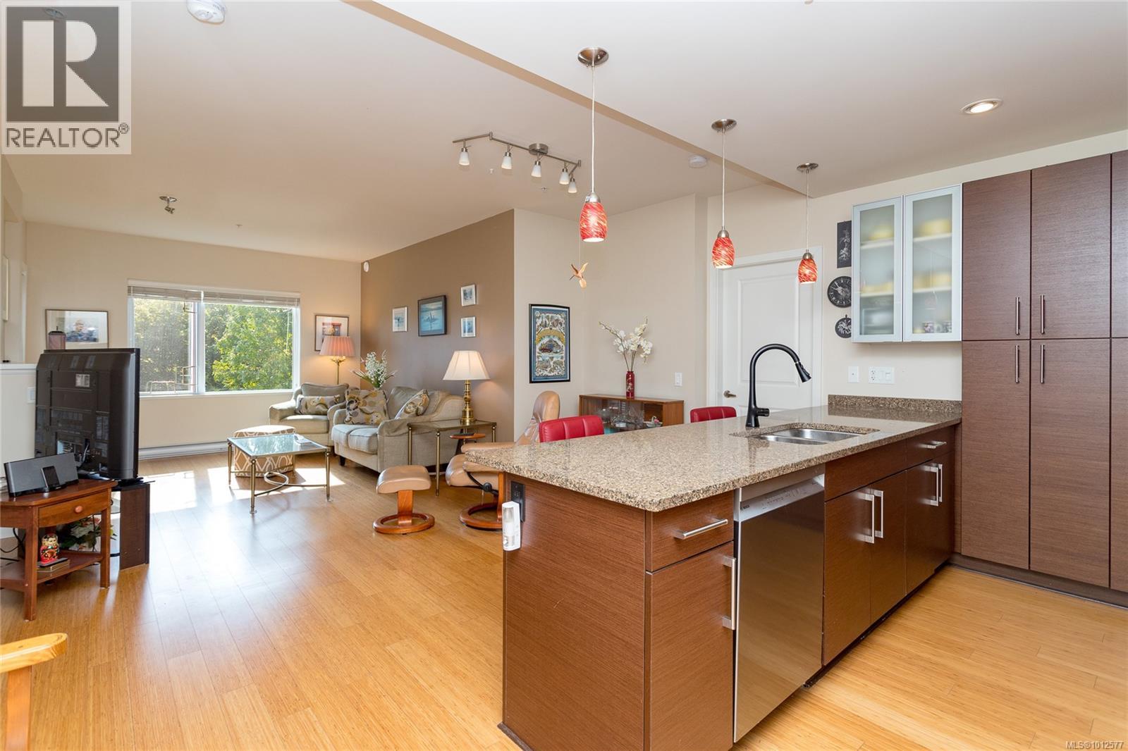 Photo 9 of 301 4394 West Saanich Rd, Saanich BC