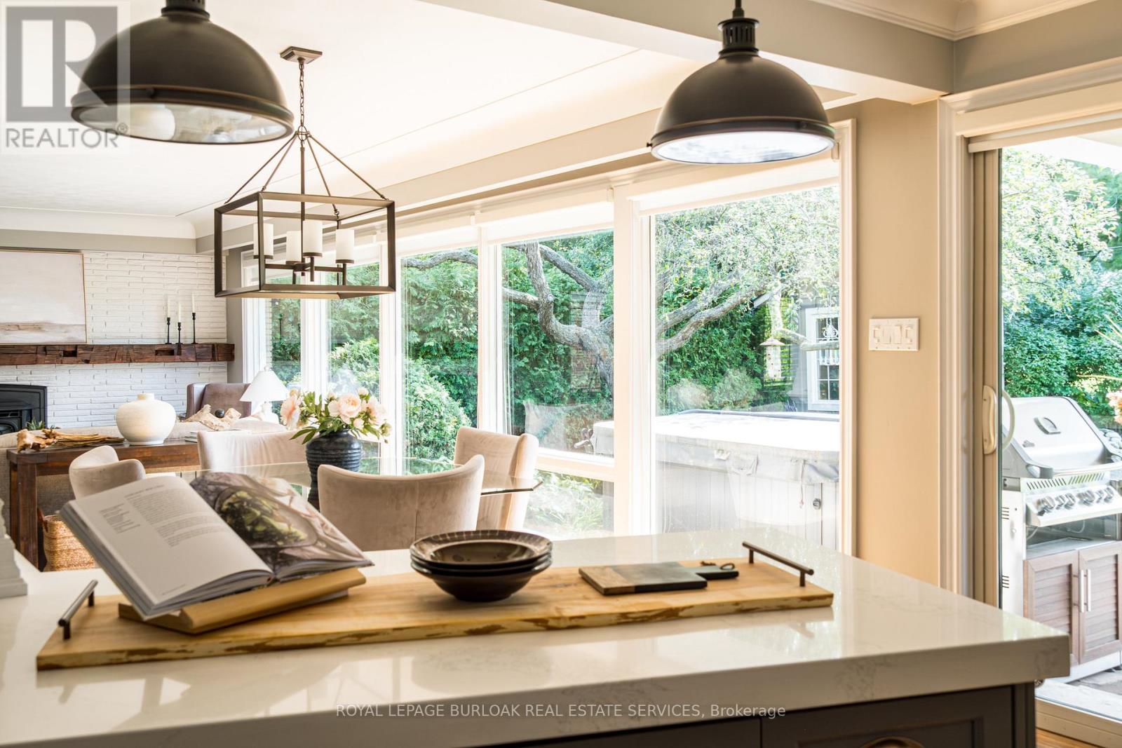 Photo 13 of 724 Kingsway Drive, Burlington ON