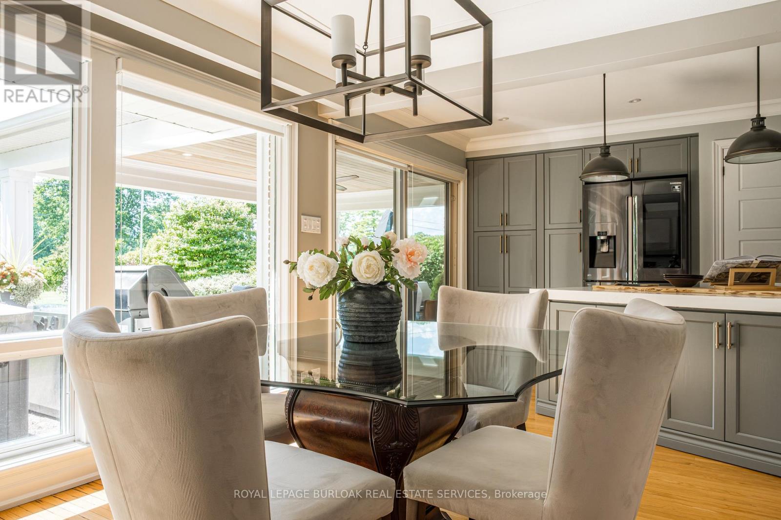 Photo 12 of 724 Kingsway Drive, Burlington ON