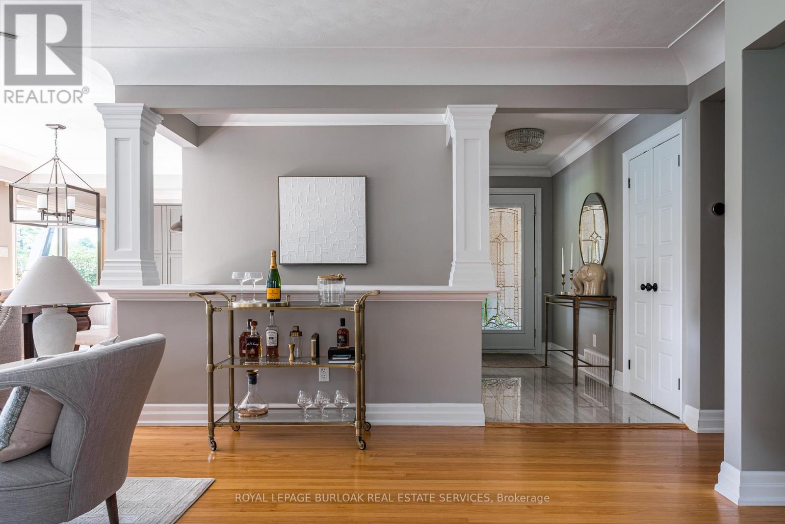 Photo 17 of 724 Kingsway Drive, Burlington ON