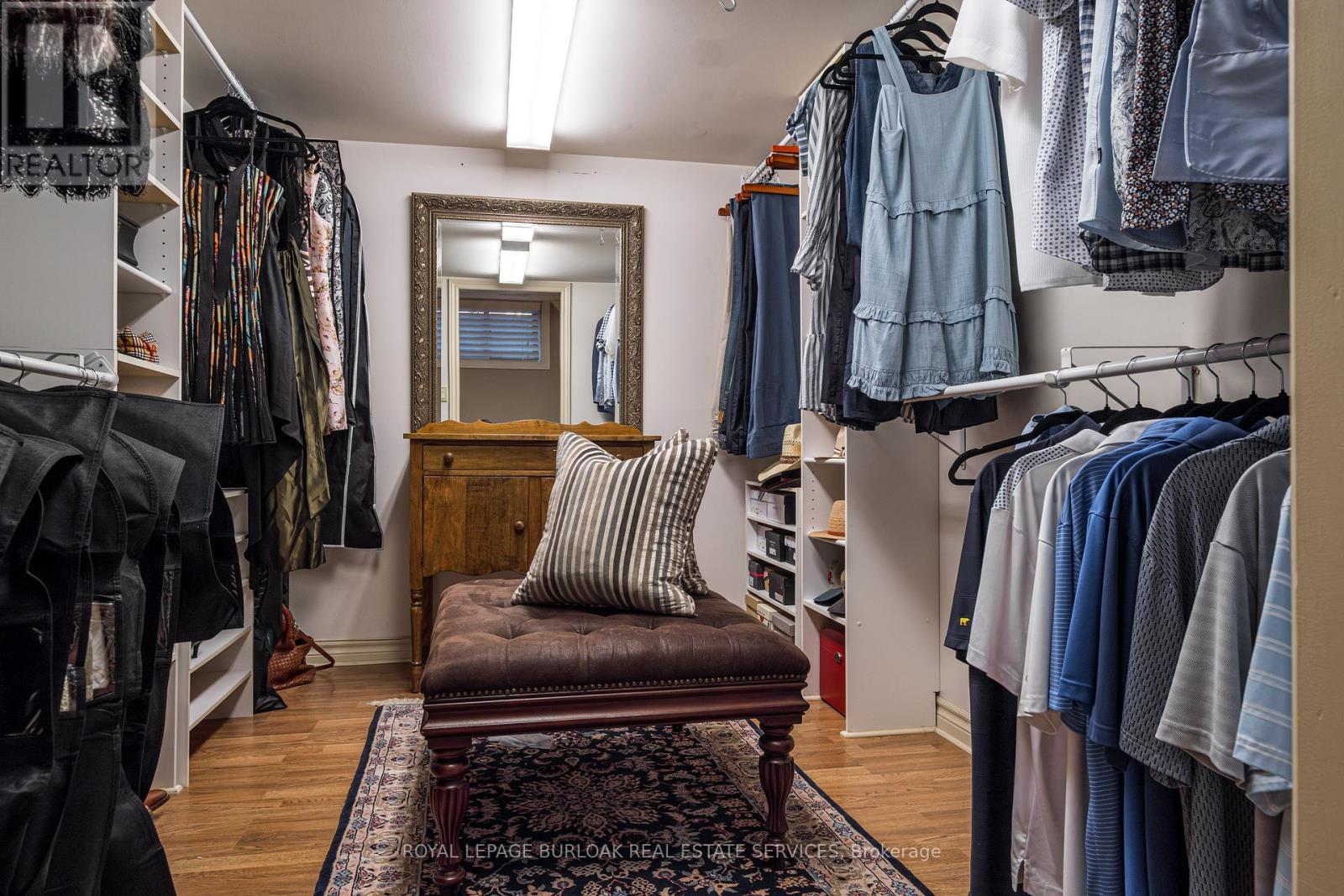 Photo 35 of 724 Kingsway Drive, Burlington ON