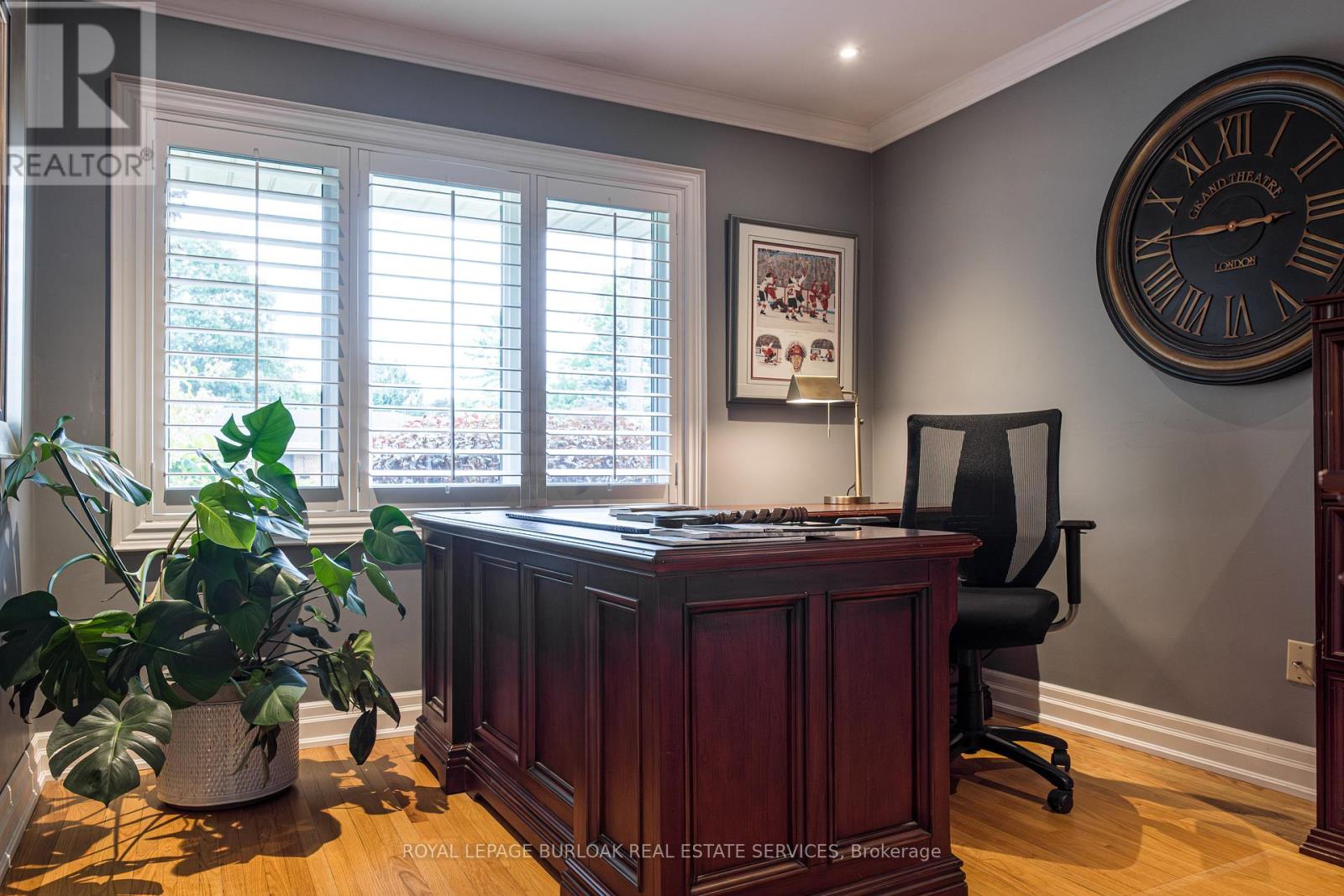 Photo 27 of 724 Kingsway Drive, Burlington ON