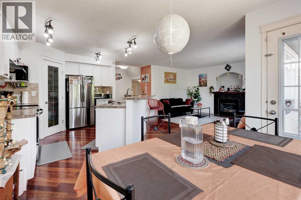 Photo 9 of 992 Copperfield Boulevard Se, Calgary AB