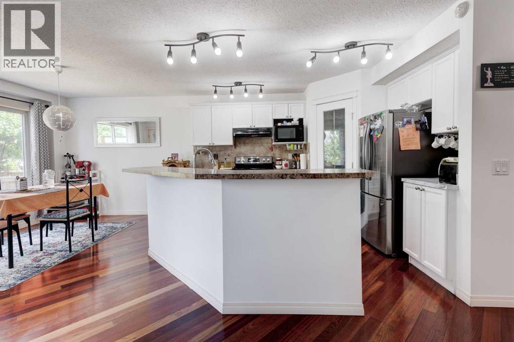 Photo 6 of 992 Copperfield Boulevard Se, Calgary AB