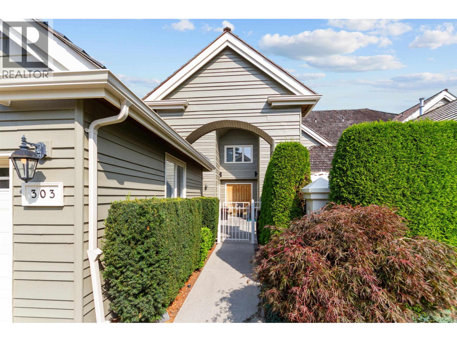 Photo 1 of 303 6505 3 Avenue, Delta BC