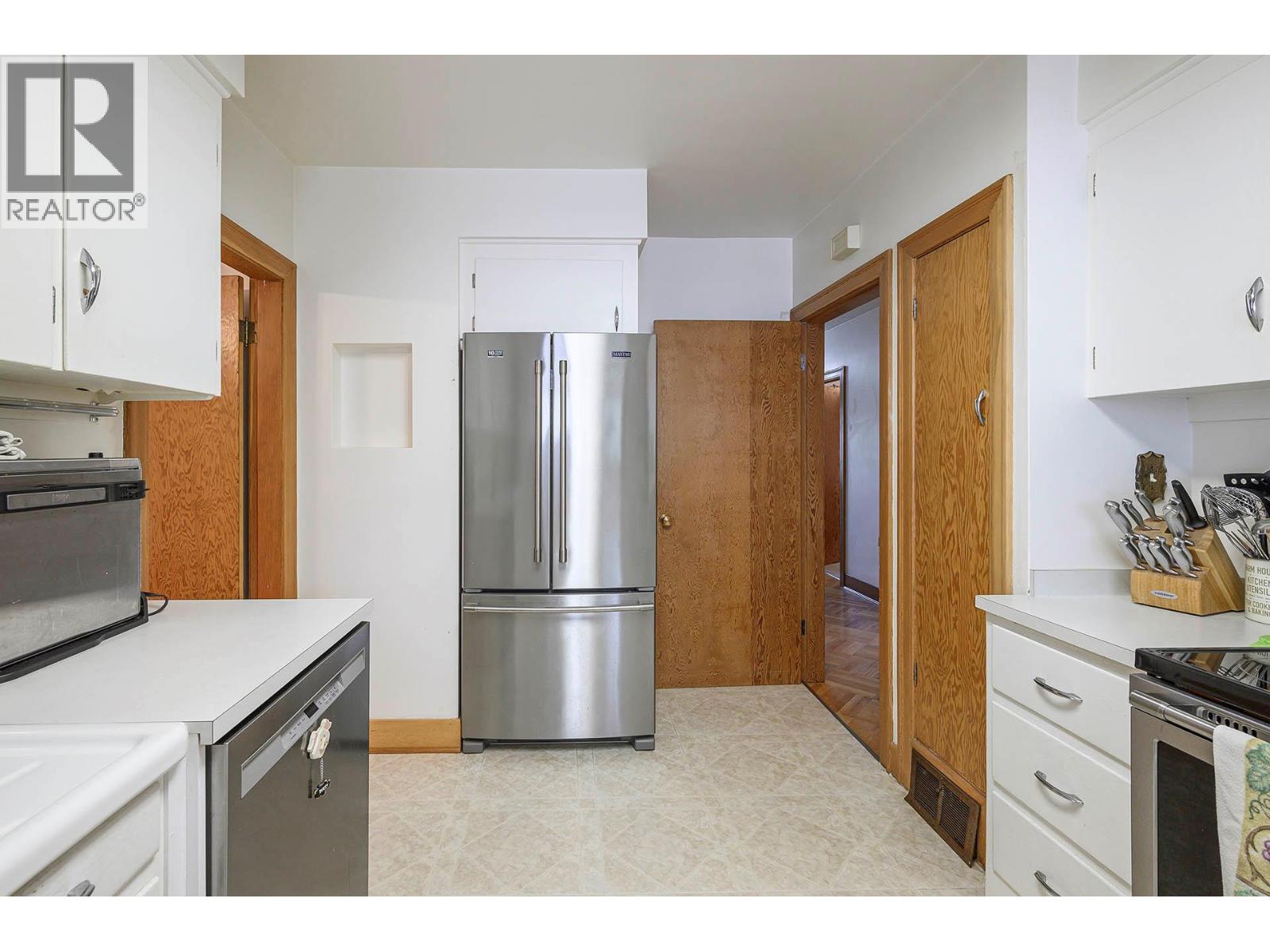 Photo 12 of 665 Columbia Street, Kamloops BC