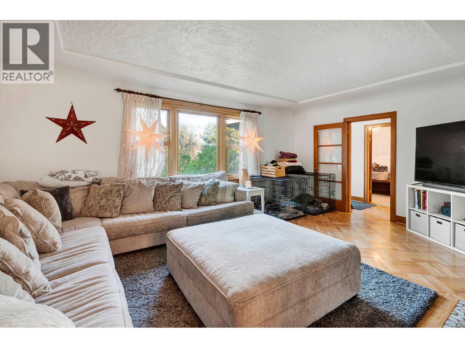 Photo 3 of 665 Columbia Street, Kamloops BC