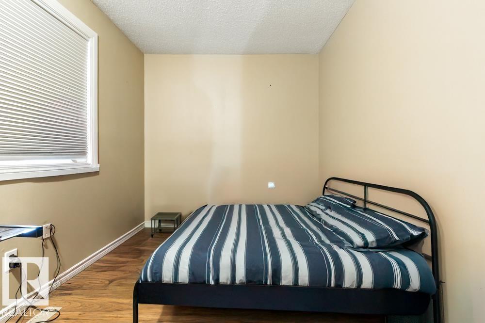 Photo 11 of 54 3812 20 Av Nw, Edmonton AB