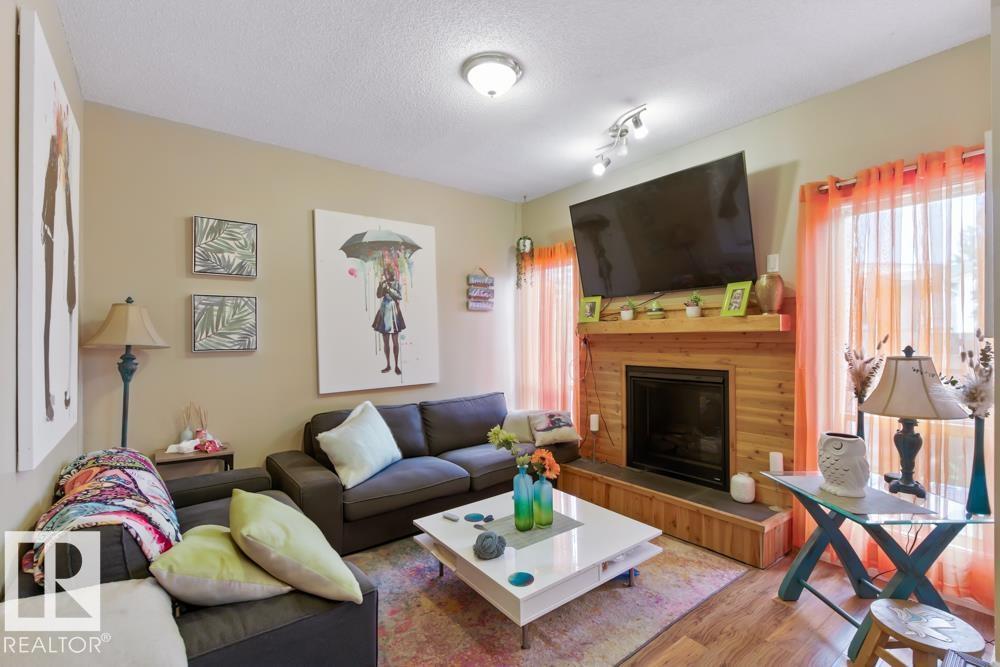 Photo 3 of 54 3812 20 Av Nw, Edmonton AB