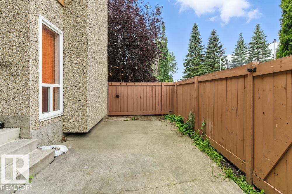 Photo 17 of 54 3812 20 Av Nw, Edmonton AB