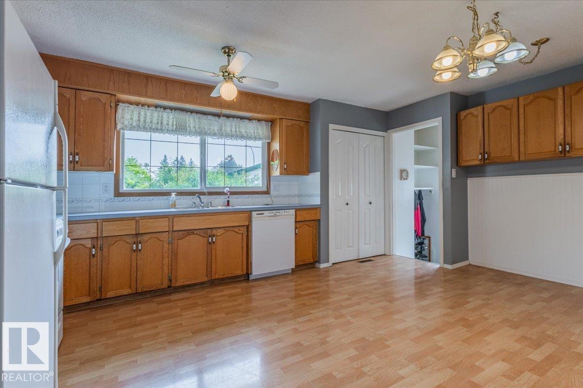 Photo 6 of 133 Elm Cr, Wetaskiwin AB