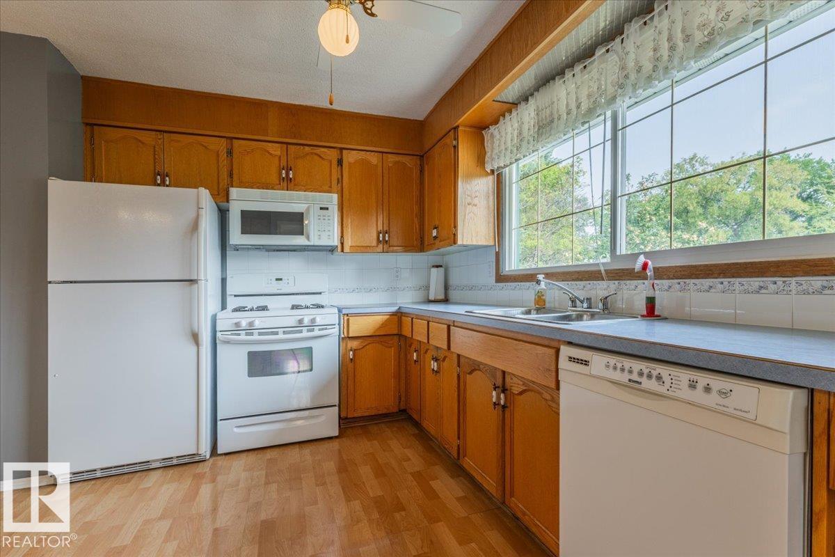 Photo 9 of 133 Elm Cr, Wetaskiwin AB