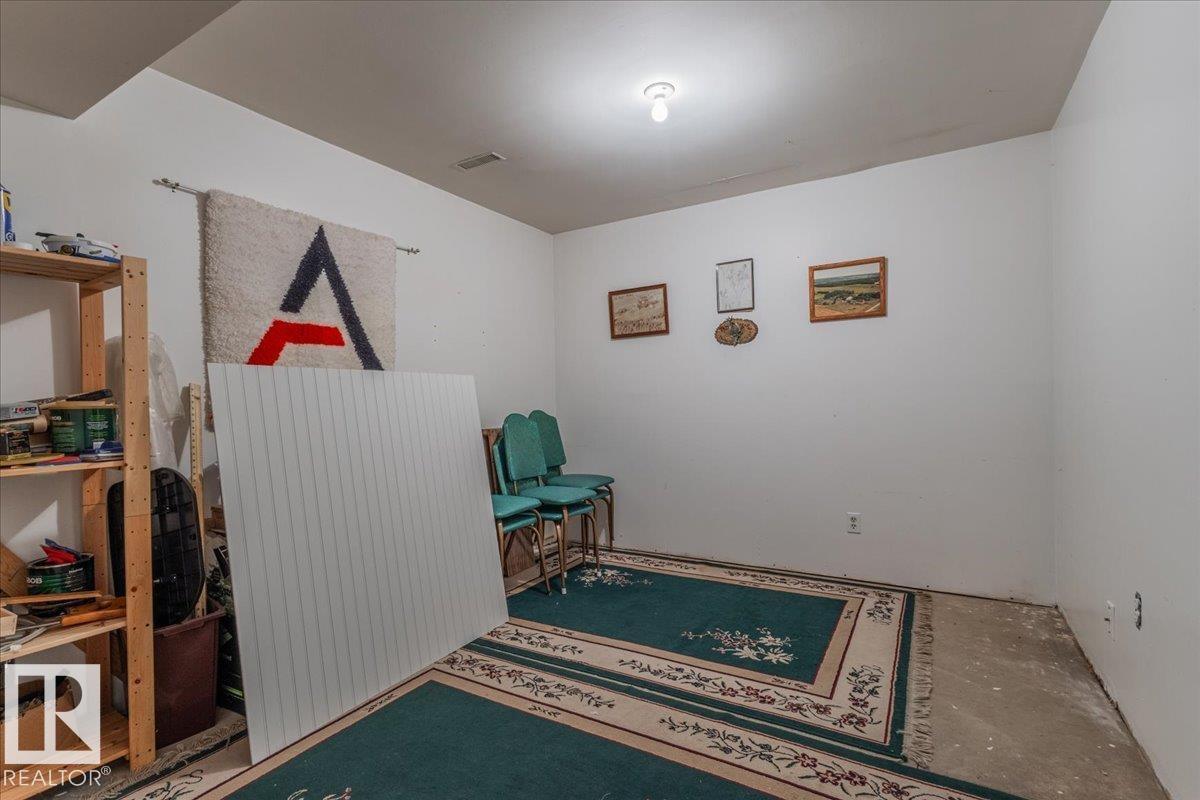 Photo 21 of 133 Elm Cr, Wetaskiwin AB
