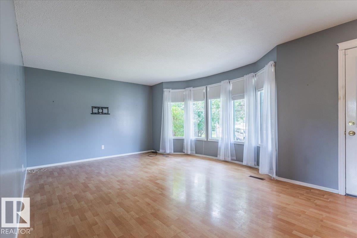 Photo 4 of 133 Elm Cr, Wetaskiwin AB