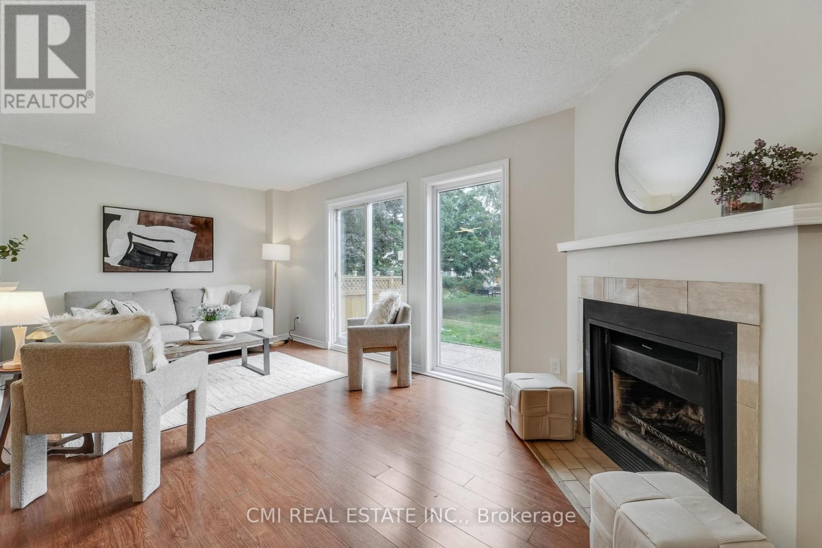 Photo 4 of 49 495 Sidney Drive, Ottawa ON