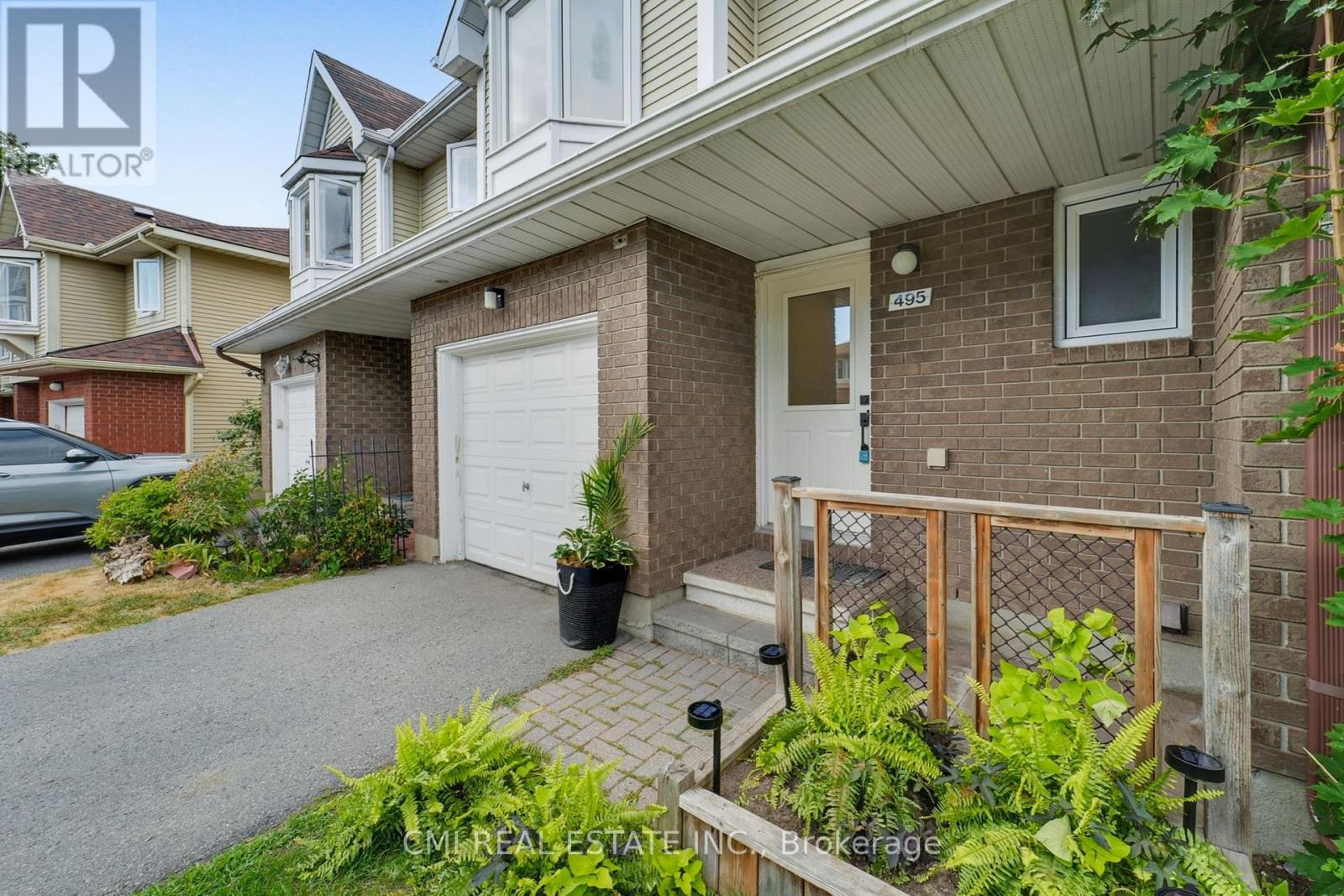 Photo 3 of 49 495 Sidney Drive, Ottawa ON