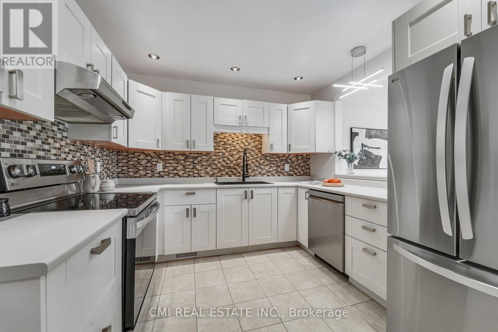 Photo 6 of 49 495 Sidney Drive, Ottawa ON