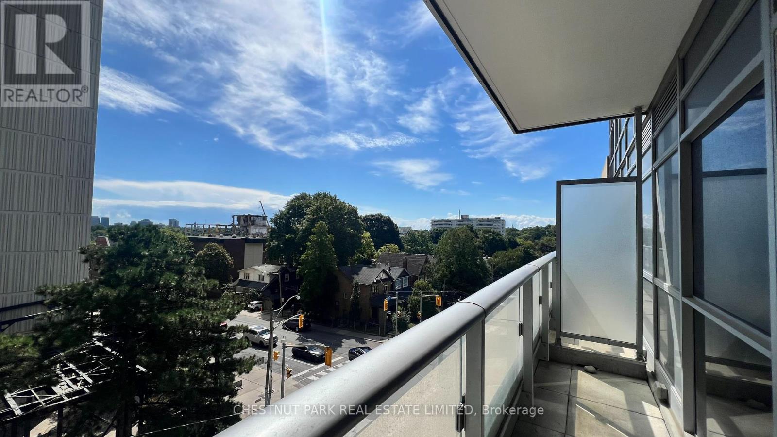 Photo 12 of 413 58 Orchard View Boulevard, Toronto ON