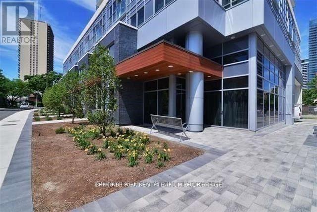 Photo 2 of 413 58 Orchard View Boulevard, Toronto ON