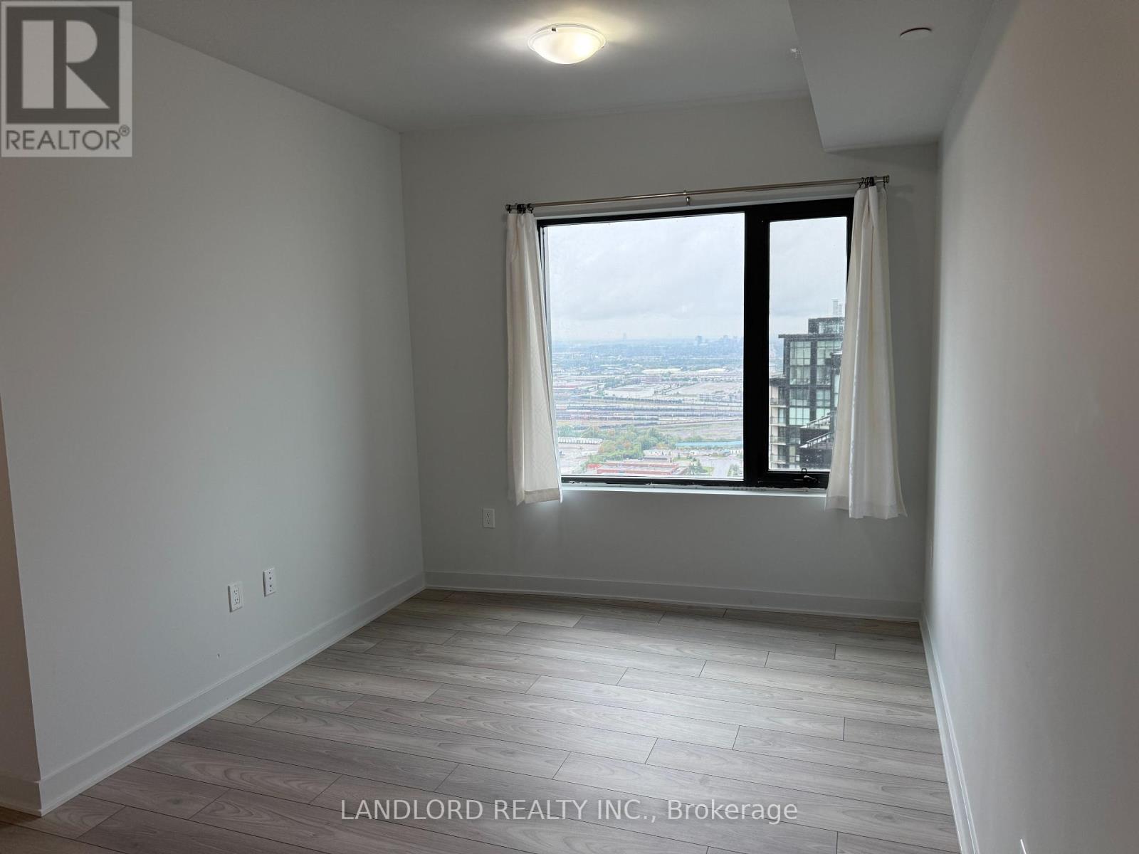 Photo 8 of 3810 2920 Highway 7, Vaughan ON