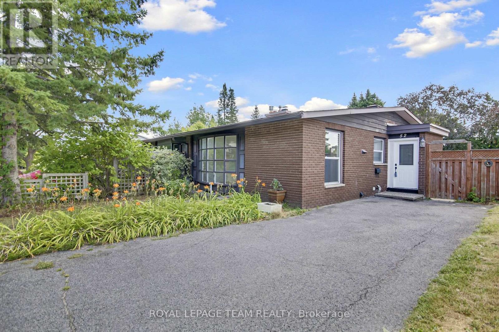 Photo 2 of 52 Bowhill Avenue, Ottawa ON