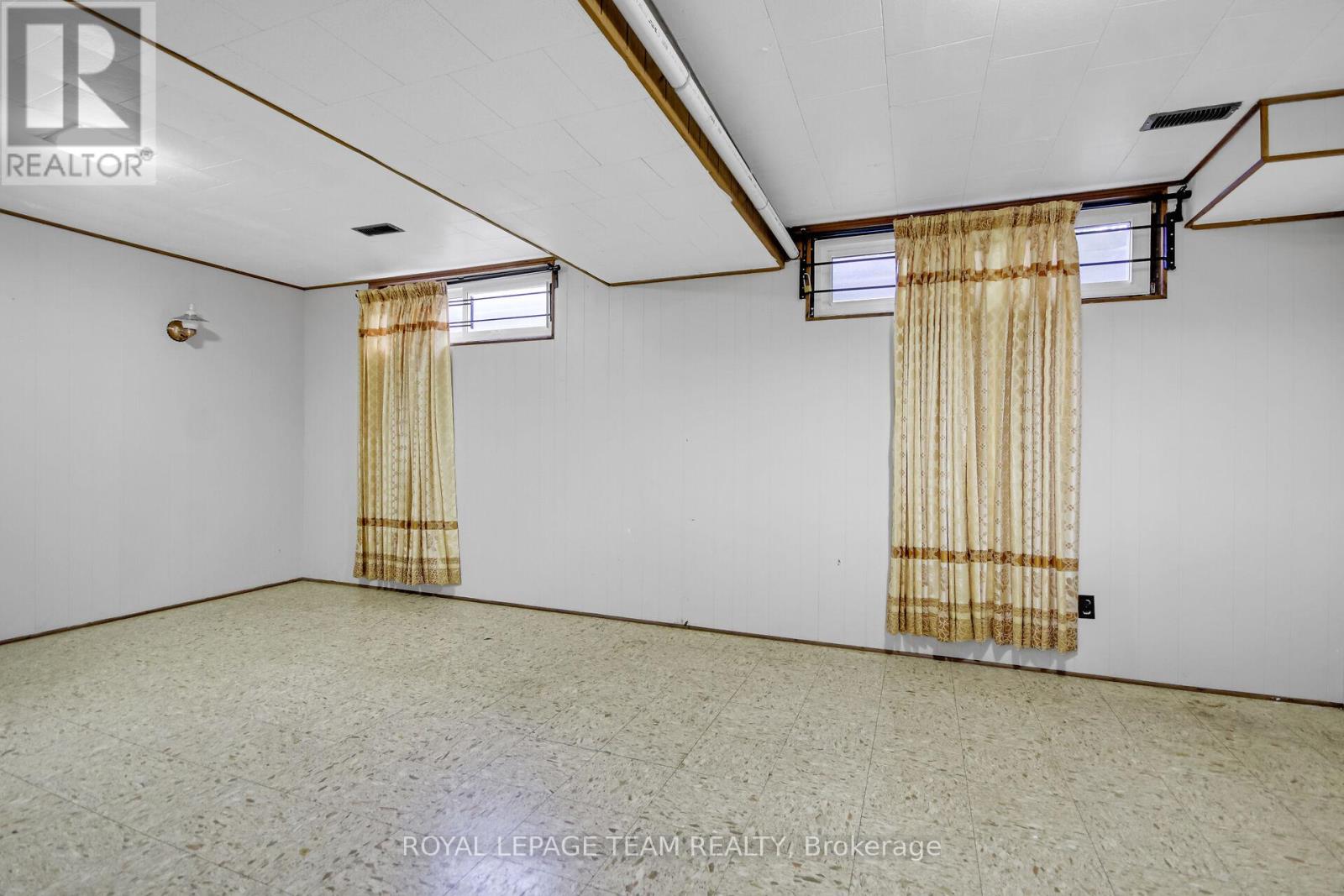 Photo 30 of 52 Bowhill Avenue, Ottawa ON
