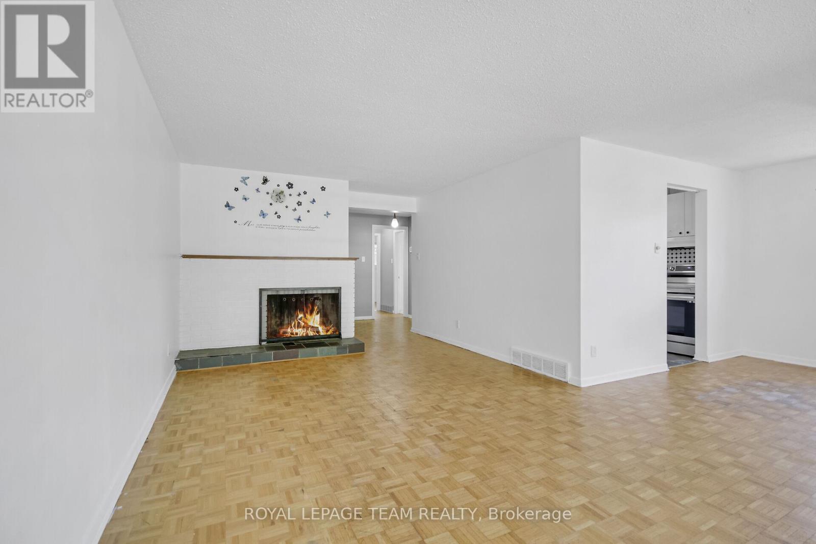 Photo 34 of 52 Bowhill Avenue, Ottawa ON