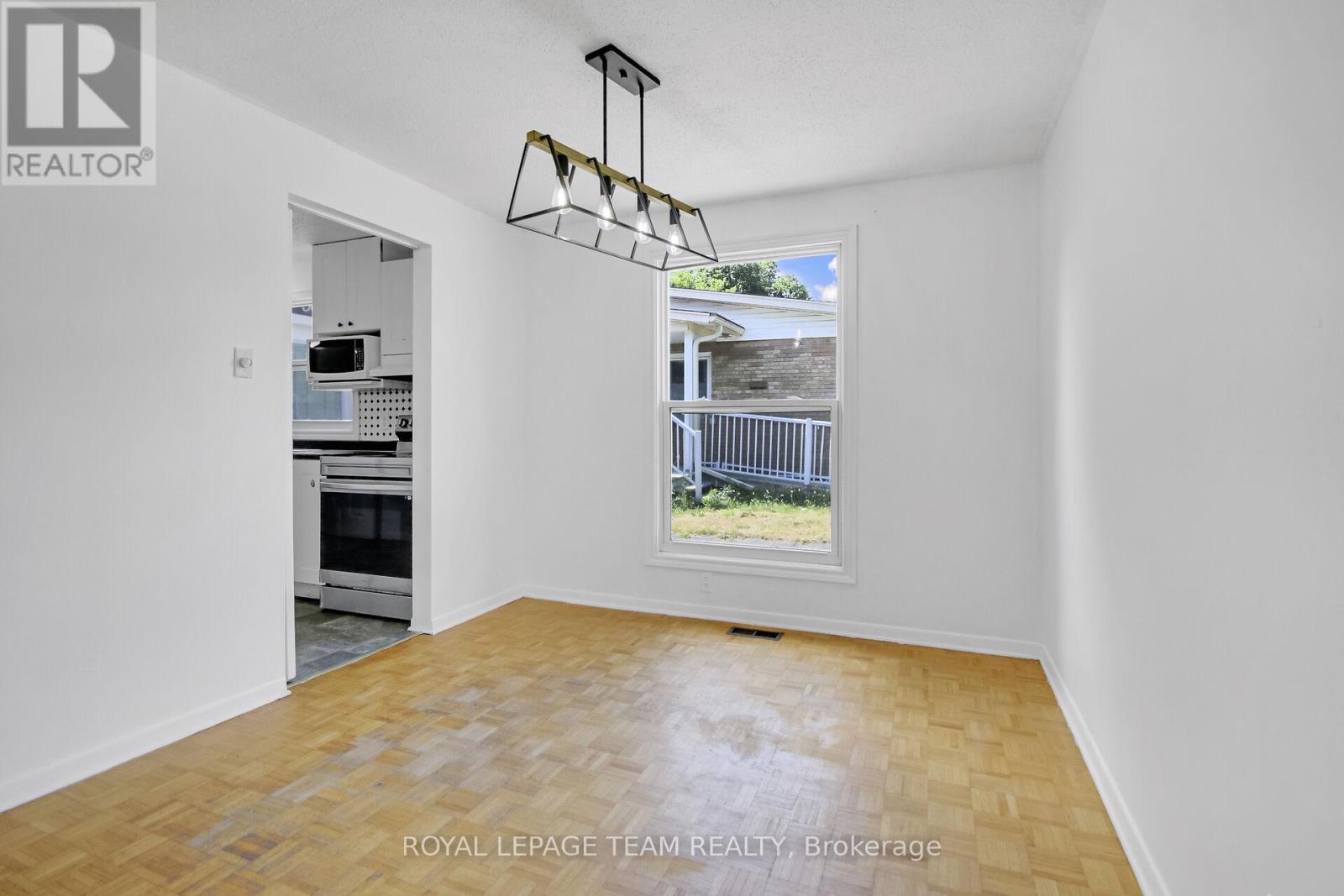 Photo 38 of 52 Bowhill Avenue, Ottawa ON