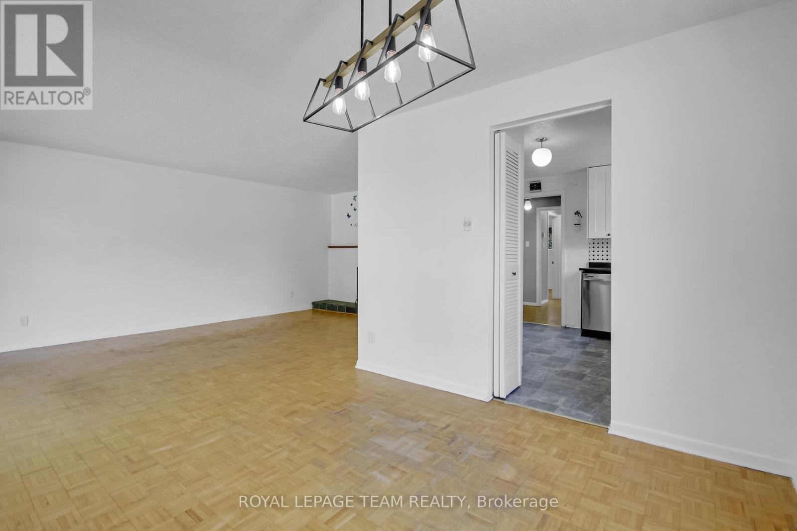 Photo 39 of 52 Bowhill Avenue, Ottawa ON