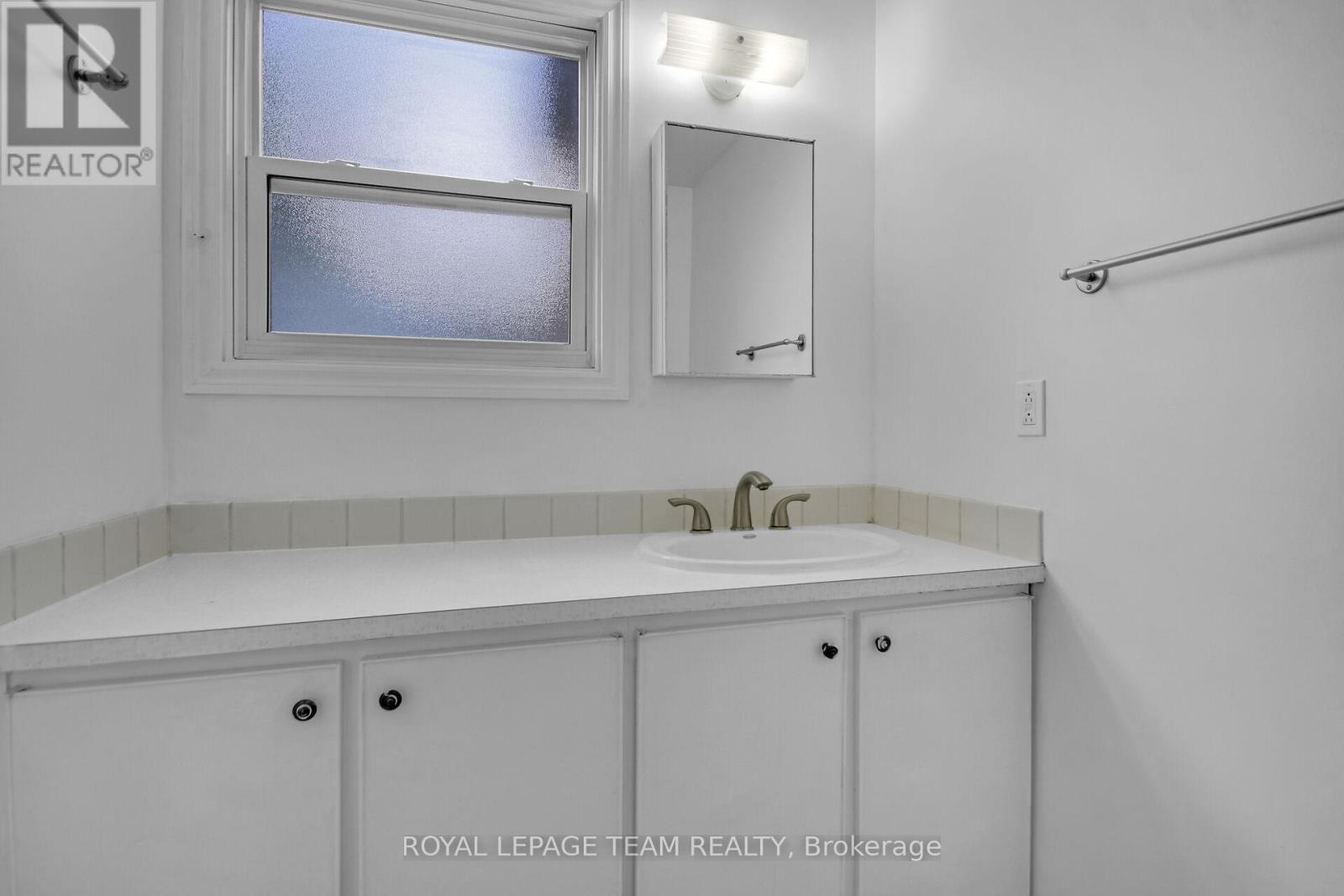 Photo 42 of 52 Bowhill Avenue, Ottawa ON