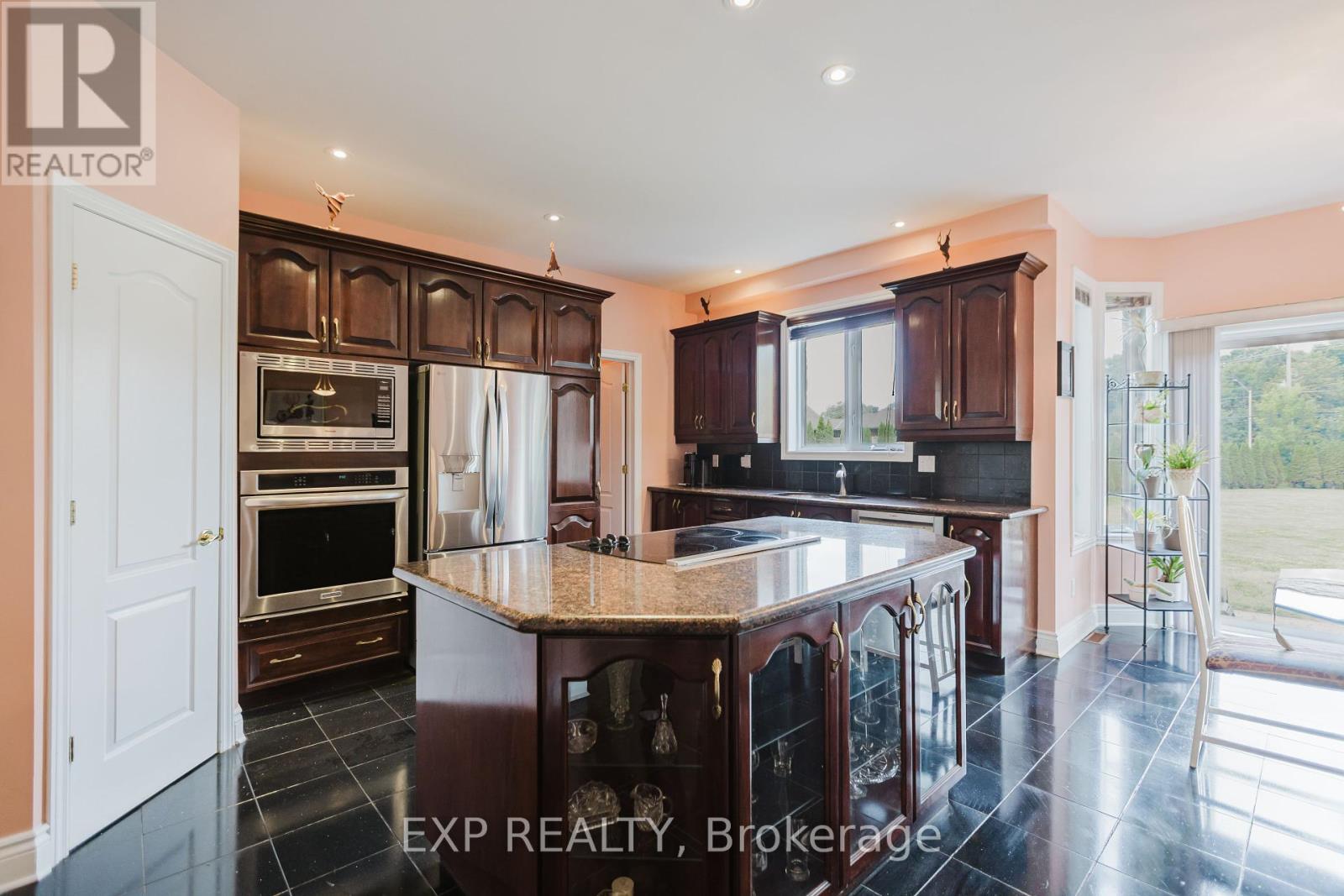 Photo 10 of 5472 Wicklow Drive, Ottawa ON