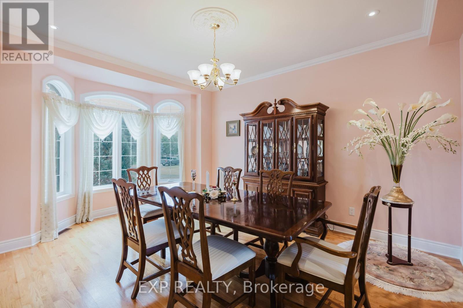 Photo 8 of 5472 Wicklow Drive, Ottawa ON