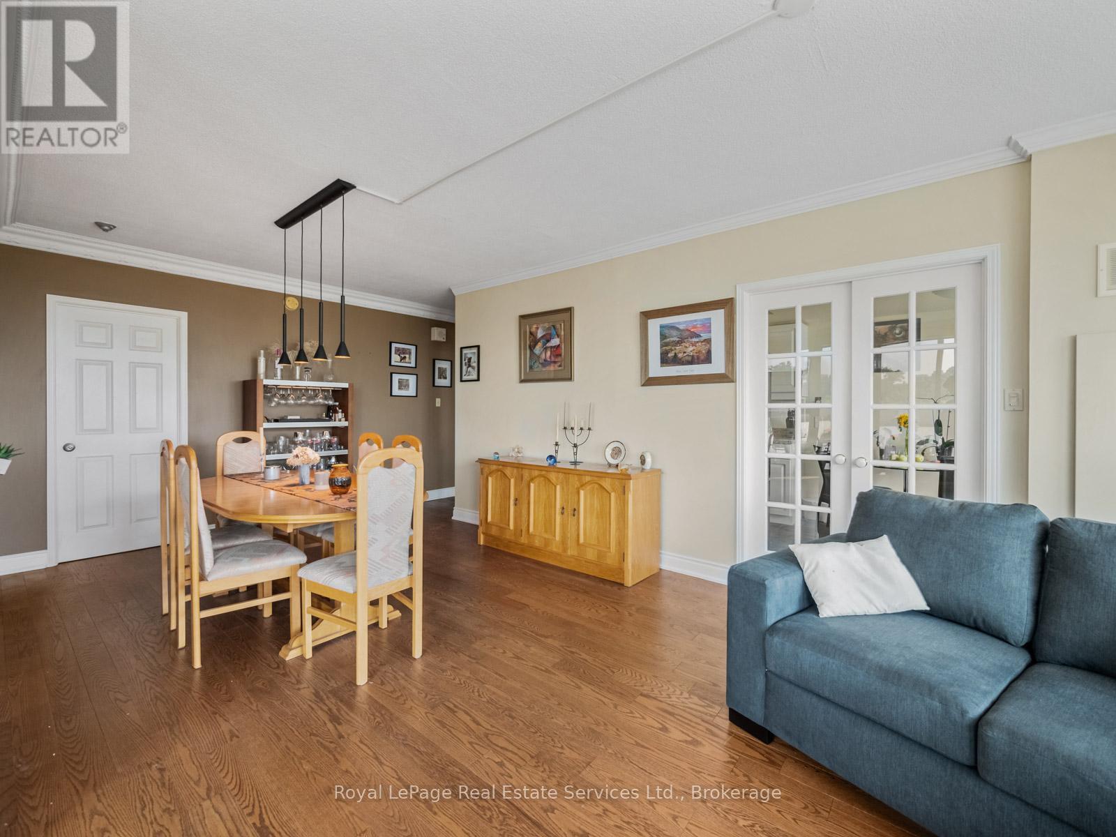 Photo 10 of 310 415 Locust Street, Burlington ON