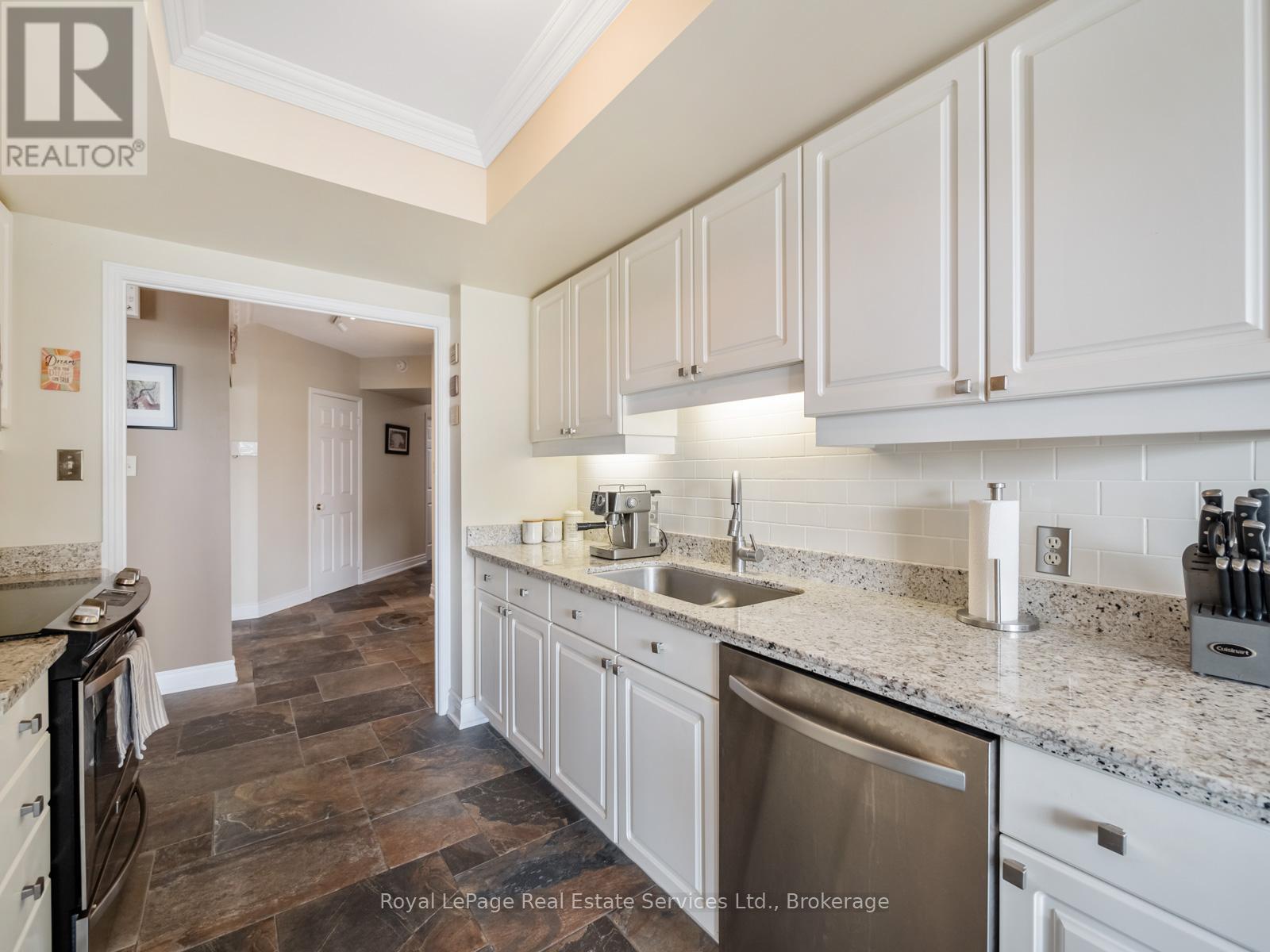Photo 13 of 310 415 Locust Street, Burlington ON