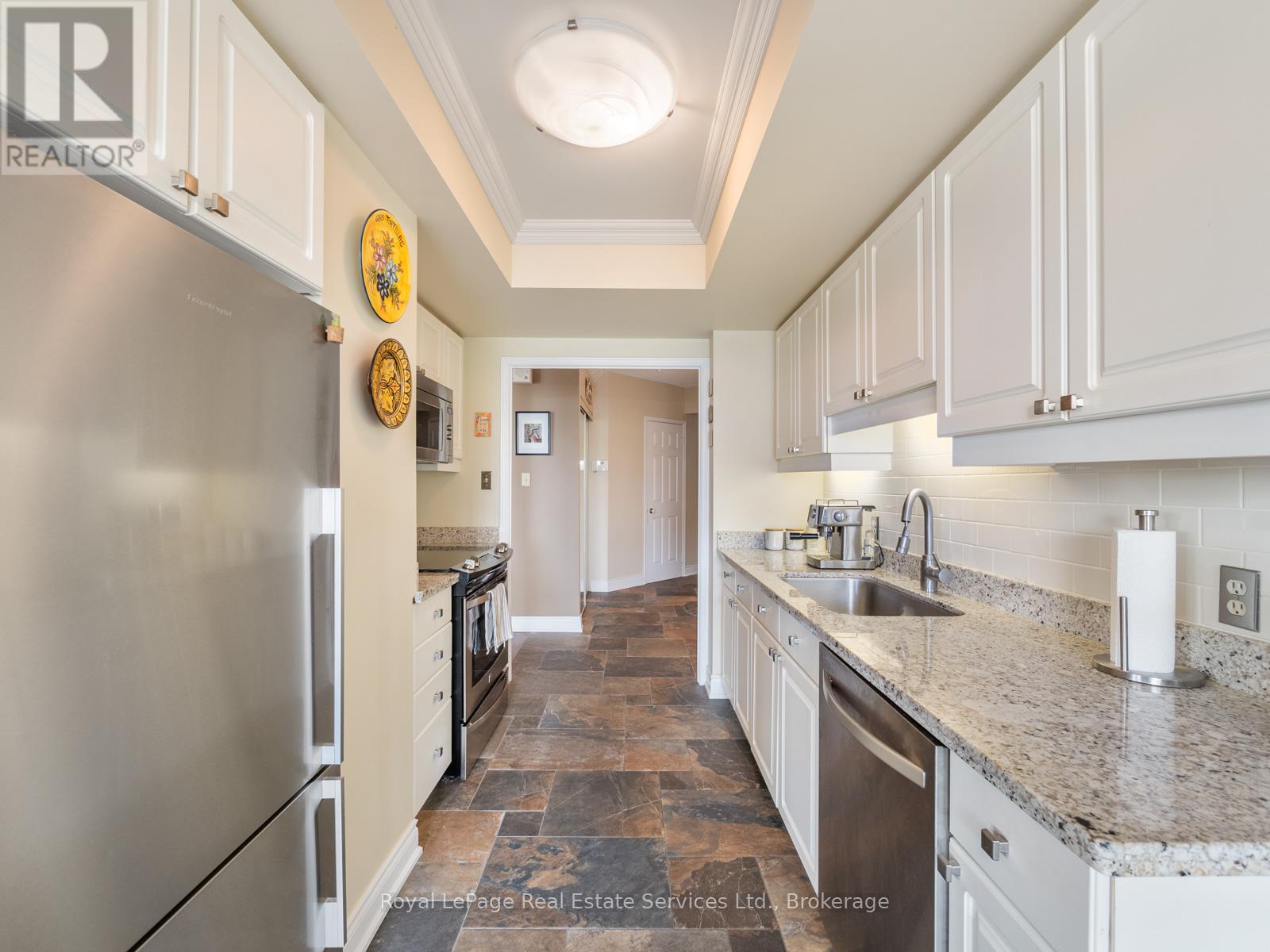 Photo 14 of 310 415 Locust Street, Burlington ON