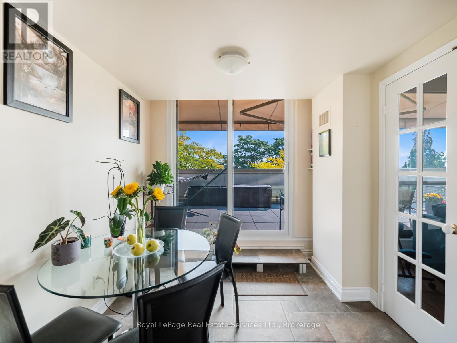 Photo 16 of 310 415 Locust Street, Burlington ON