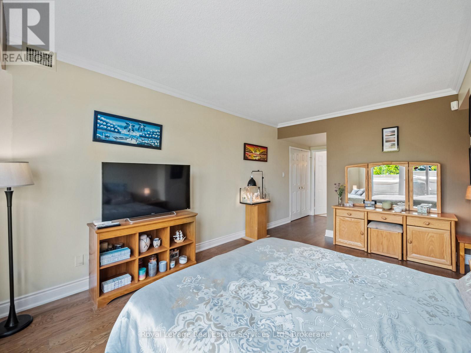 Photo 23 of 310 415 Locust Street, Burlington ON